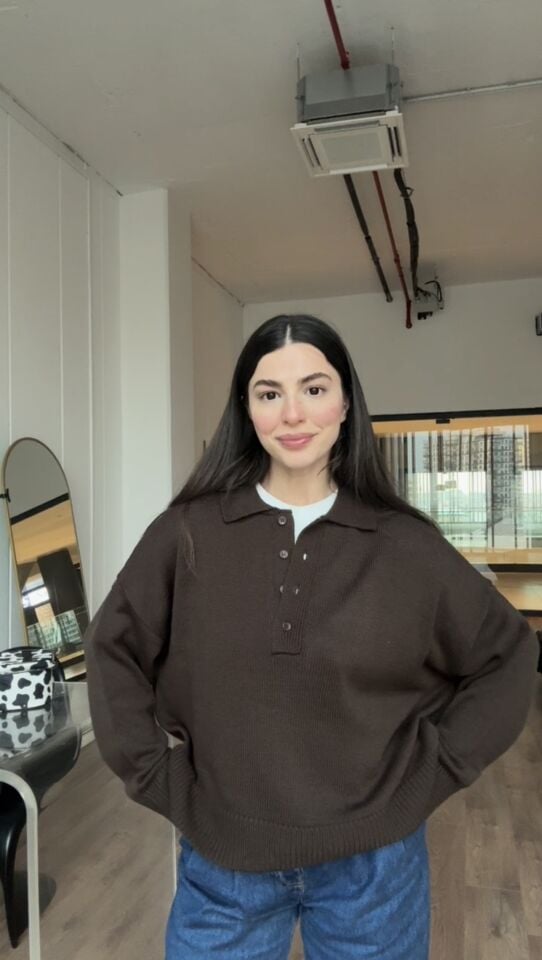 Orjinal marka düğmeli yakalı kazak