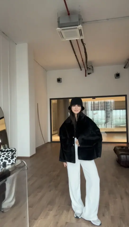 Siyah sakallı kumaş mont