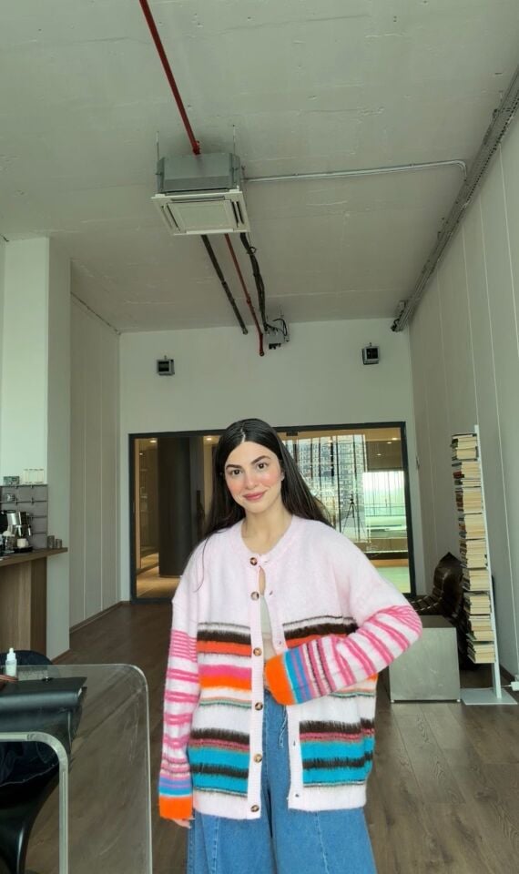 Pembe trend çizgili hırka