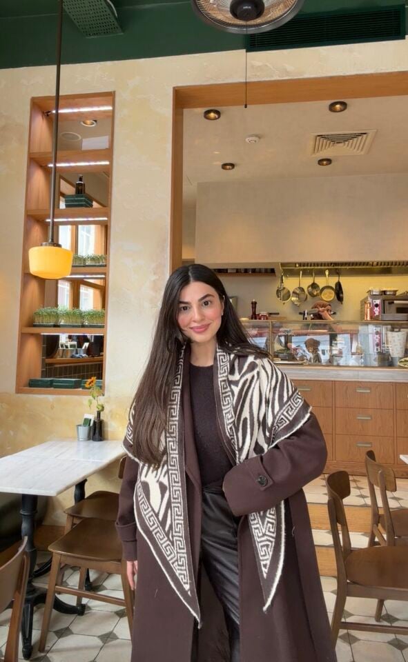 Çift taraflı kahve tonlu zebra üçgen şal