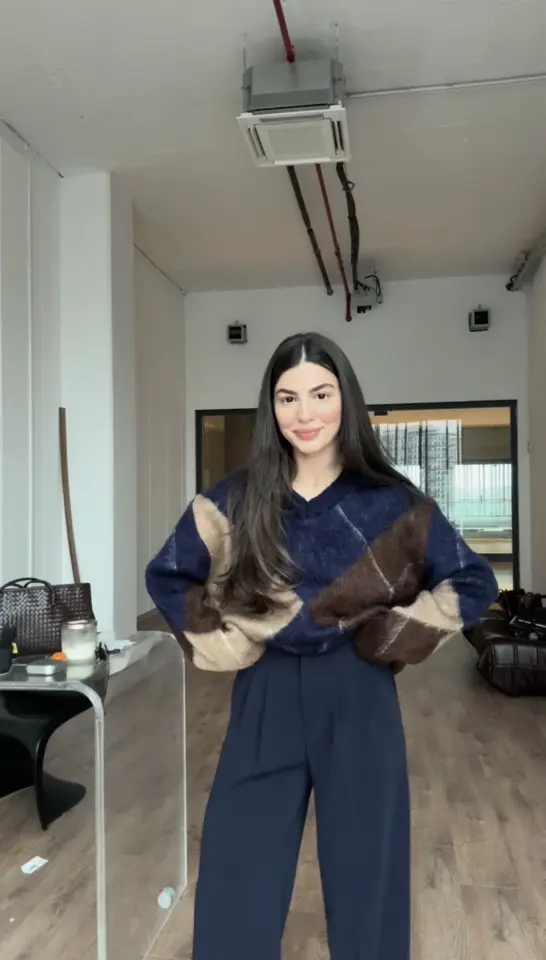 V yaka tok lacivert tonlu kazak