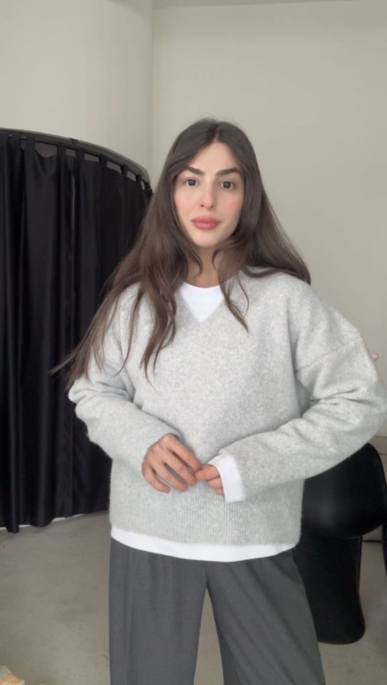 Dilvin açık gri v yaka kazak