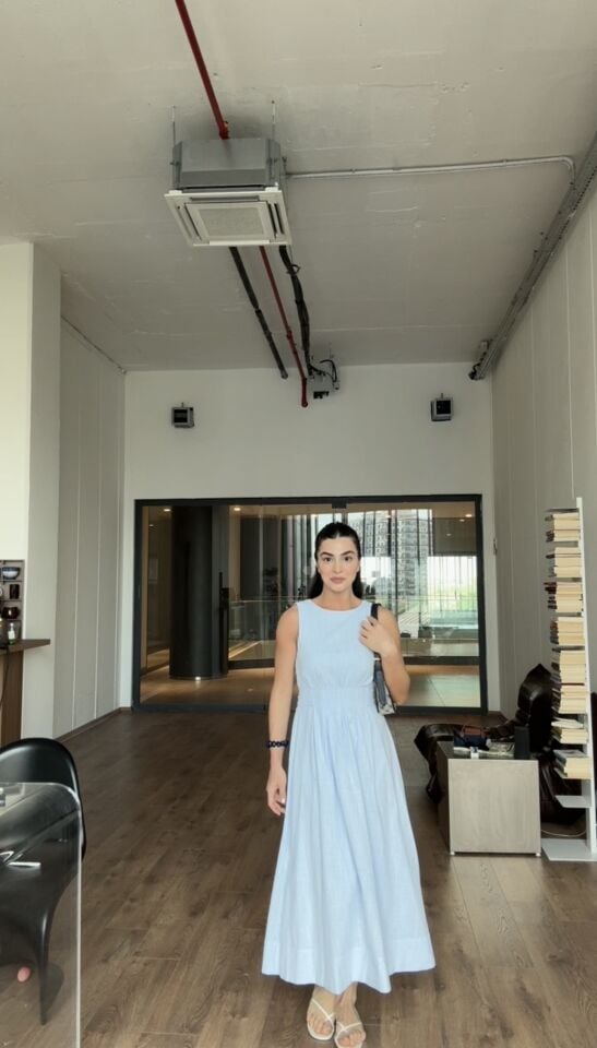 Tatlı mavi keten astarlı elbise