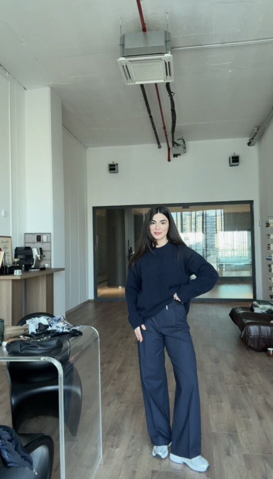 Karol bağcıklı larcivert çizgili pantolon