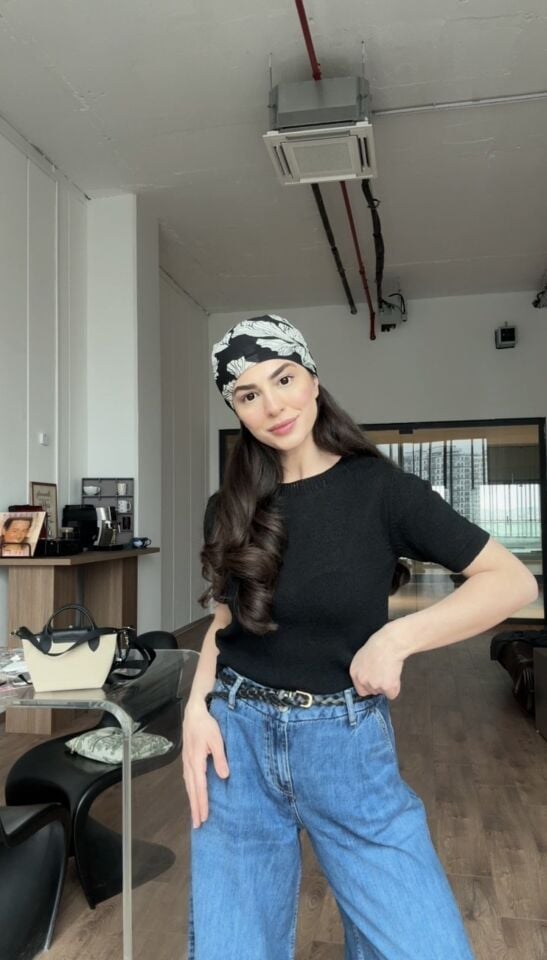 Siyah kısa kollu ince basic