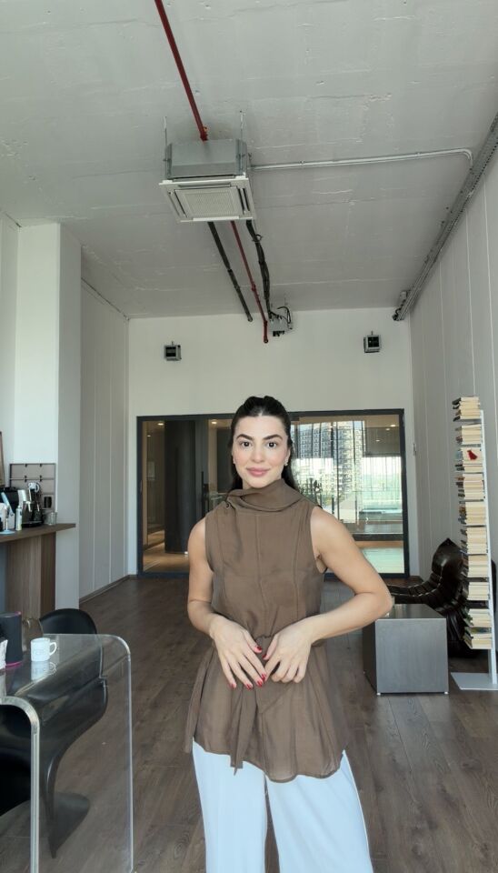 Kahve kuşaklı tül bluz