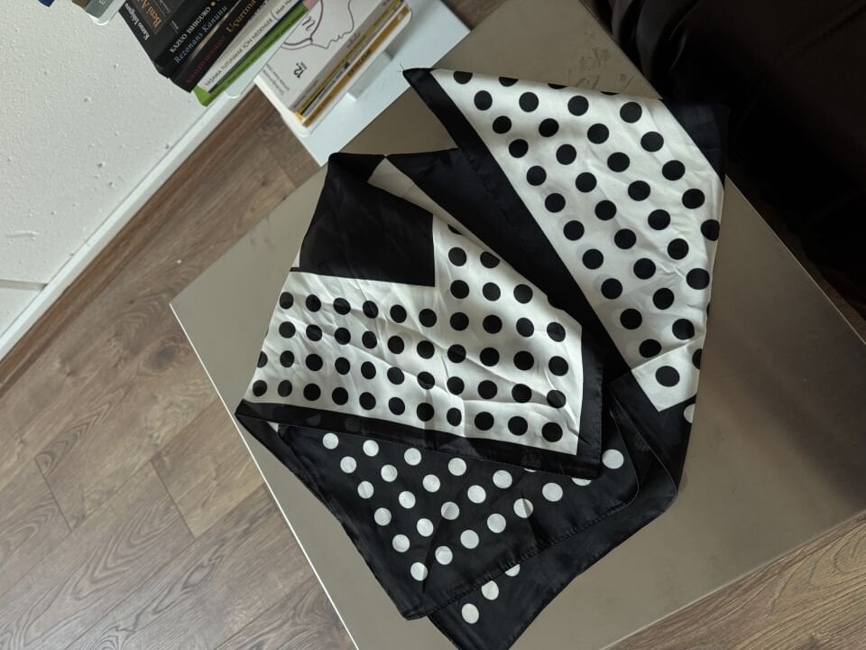 Puantiyeli ipek fular