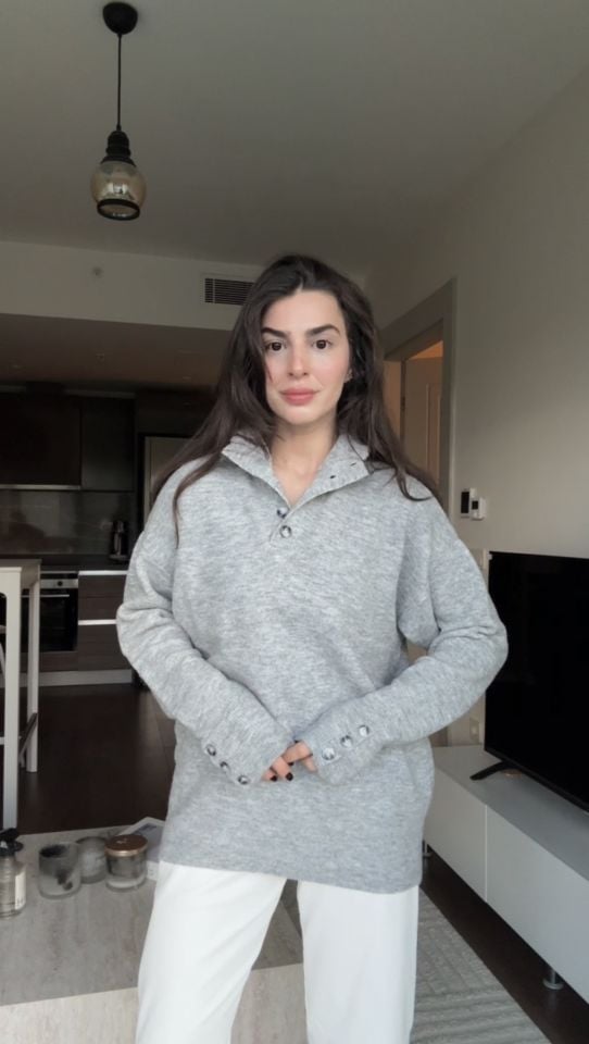 Dilvin düğme detaylı gri marka muadil kazak