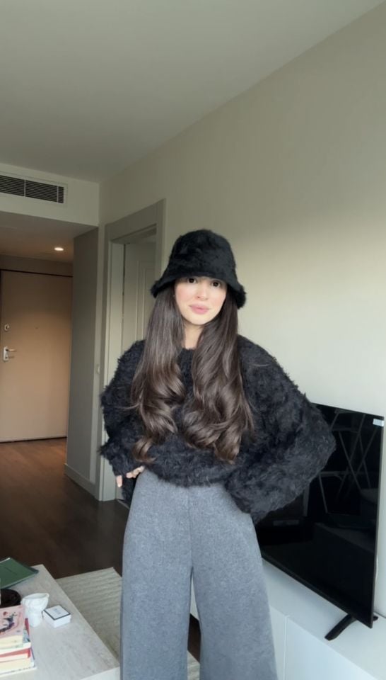 Püsküllü premıum siyah kazak