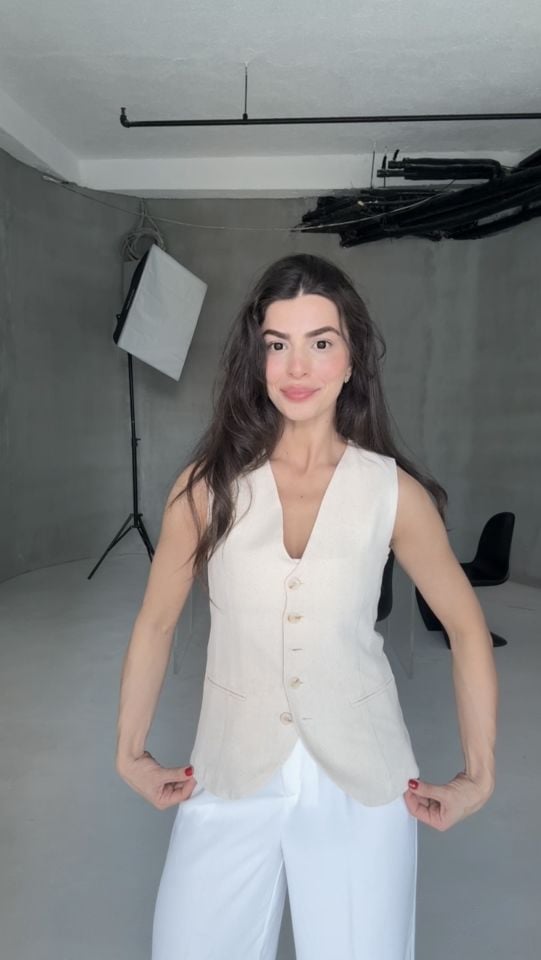 Krem düğmeli keten yelek