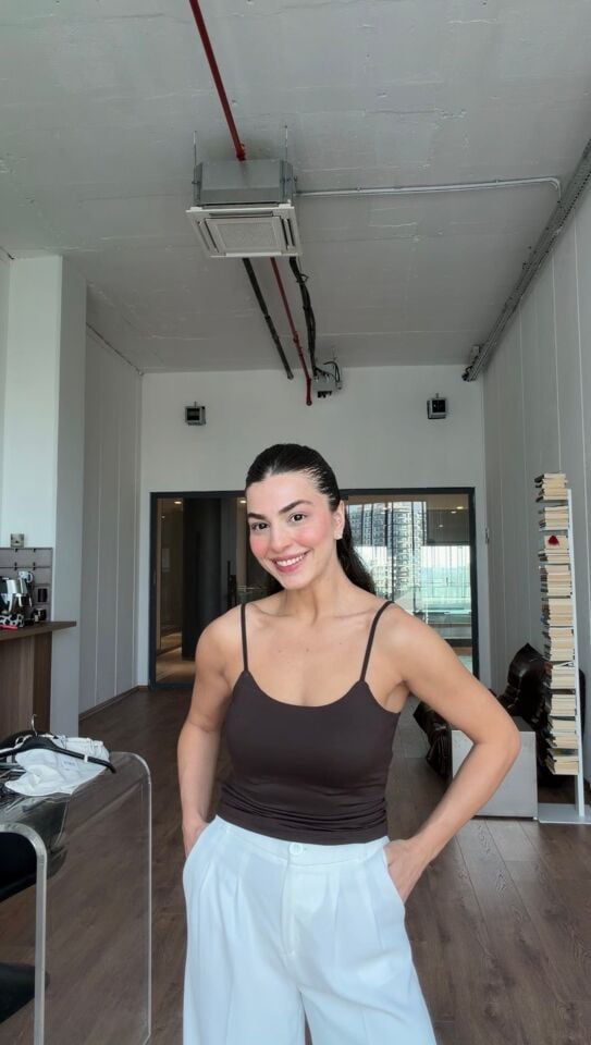 İnce askılı acı kahve sandy kumaş body