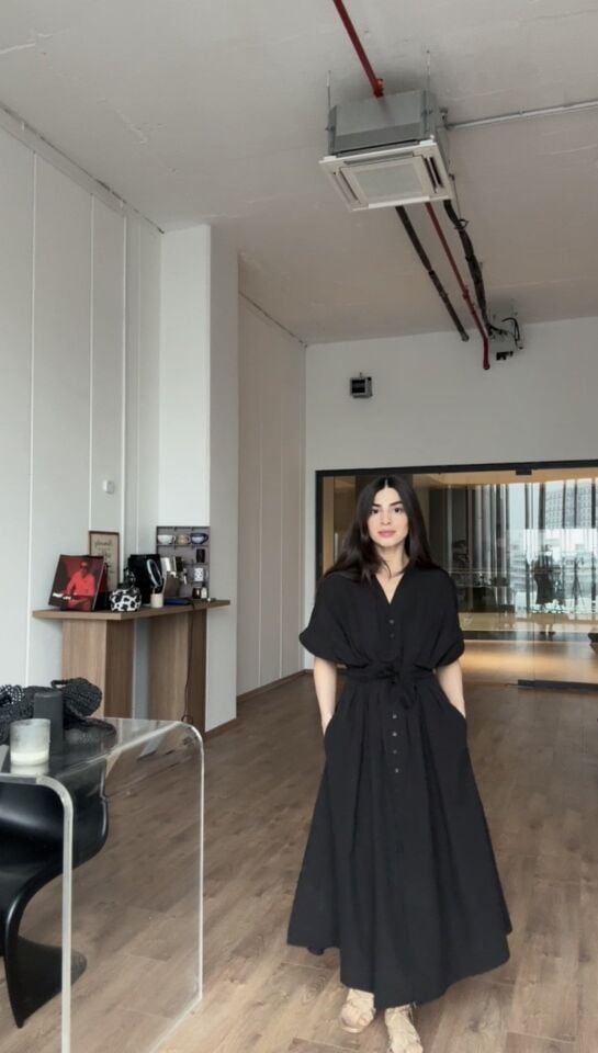 Siyah prenses düğmeli elbise