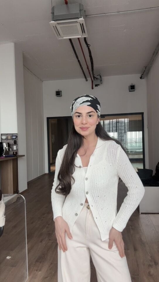 Ekru içi askılı ajurlu triko takım