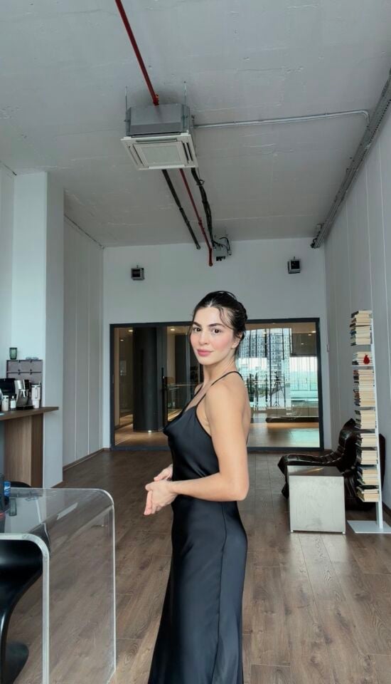 Şifon sırt dekolteli elbise