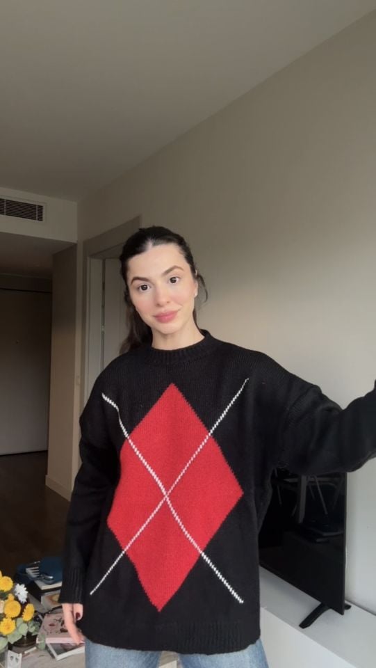 Siyah baklava detaylı kazak