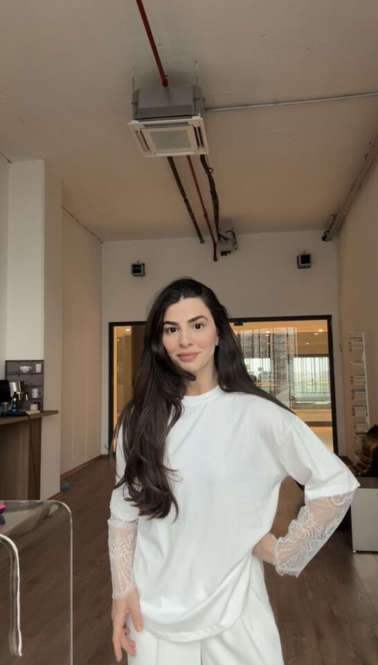 Kol dantel detaylı beyaz basic