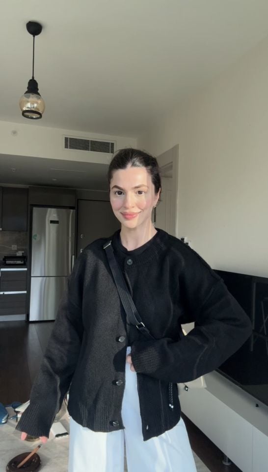 Yün düğmeli siyah kazak hırka