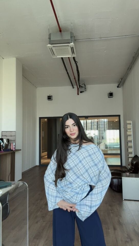 Volan kollu mavi kareli tasarım bluz