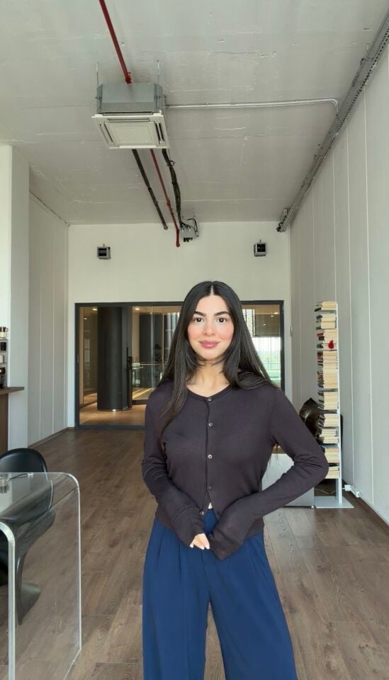 Kahve mini düğmeli hırka