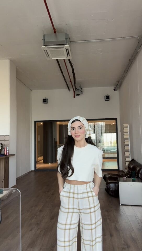 Yeşil çizgili fularlı beli lastikli pantolon