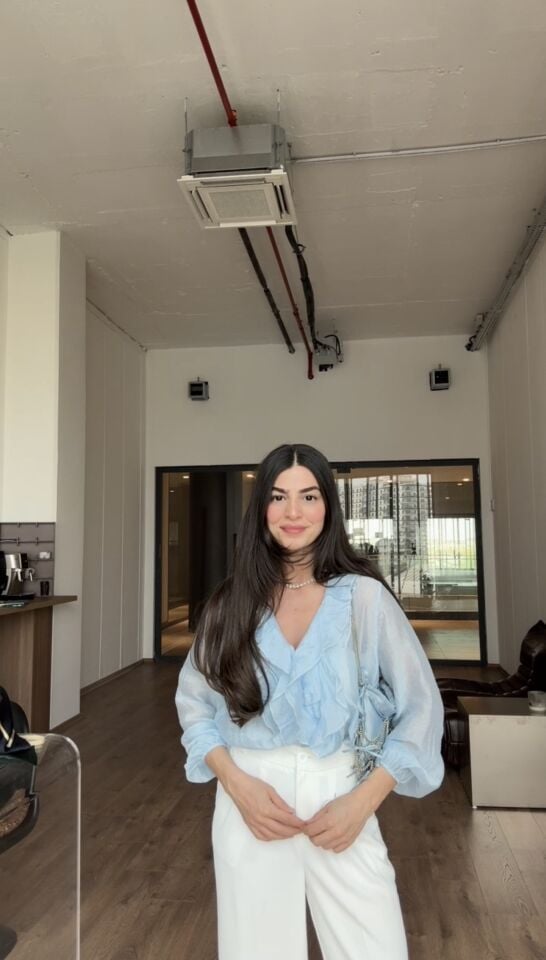 Volanlı bebe mavisi gömlek