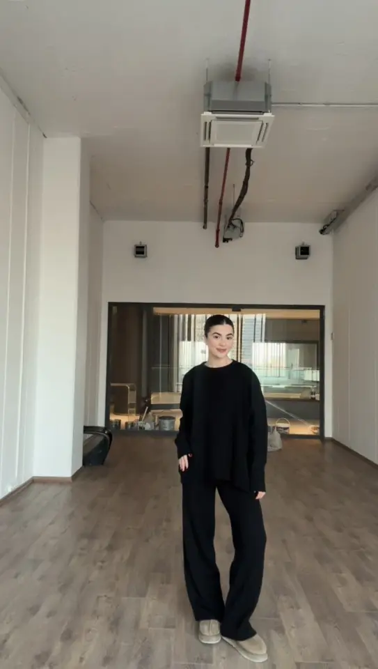 Siyah bisiklet yaka fitilli triko takım