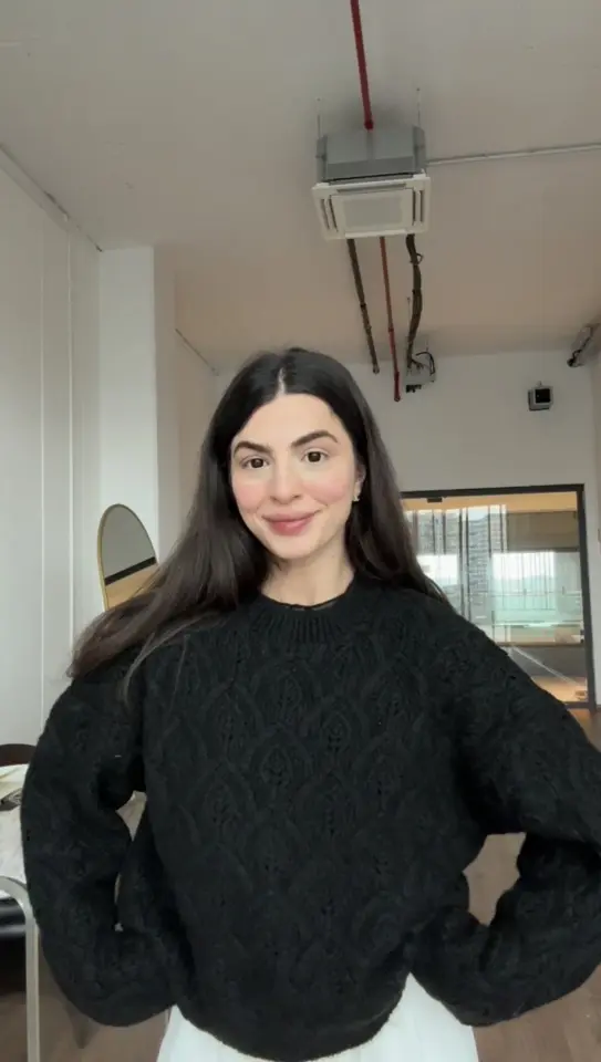 Kendinden desenli siyah triko kazak