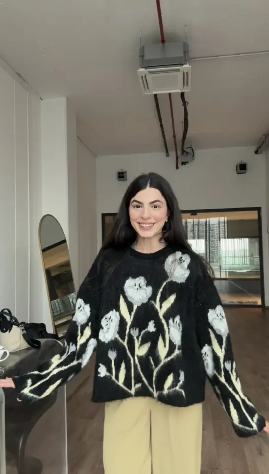 Çiçek desenli örme triko kazak