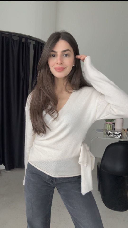 Ekru renk bağlamalı triko hırka kazak